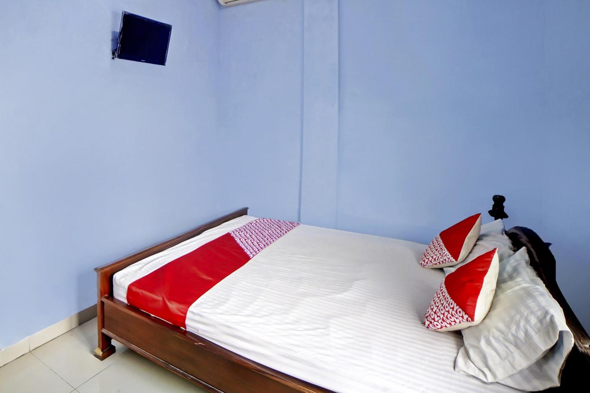 Oyo 90922 Gurusinga Guesthouse Медан Екстер'єр фото